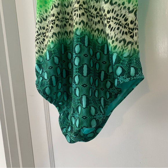 South Beach Swimsuits Womens 14 B Cup Lime Green Blue Animal Print Opera Swim - Picture 5 of 12